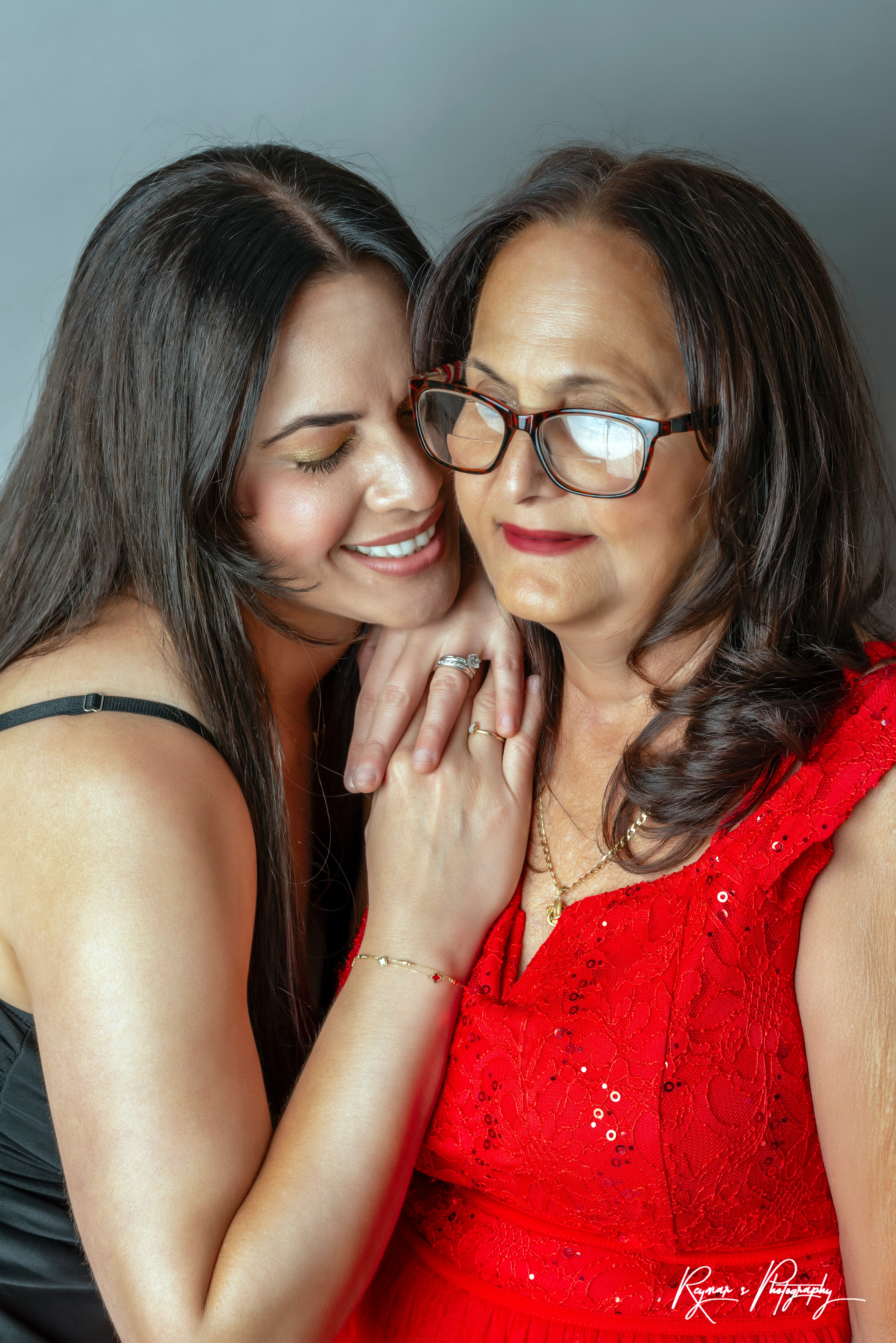 Mari and Agustina portrait